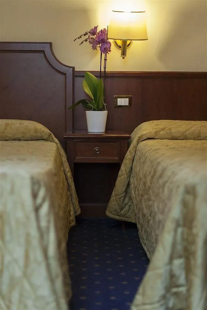 Hotel Arizona Floransa İtalya