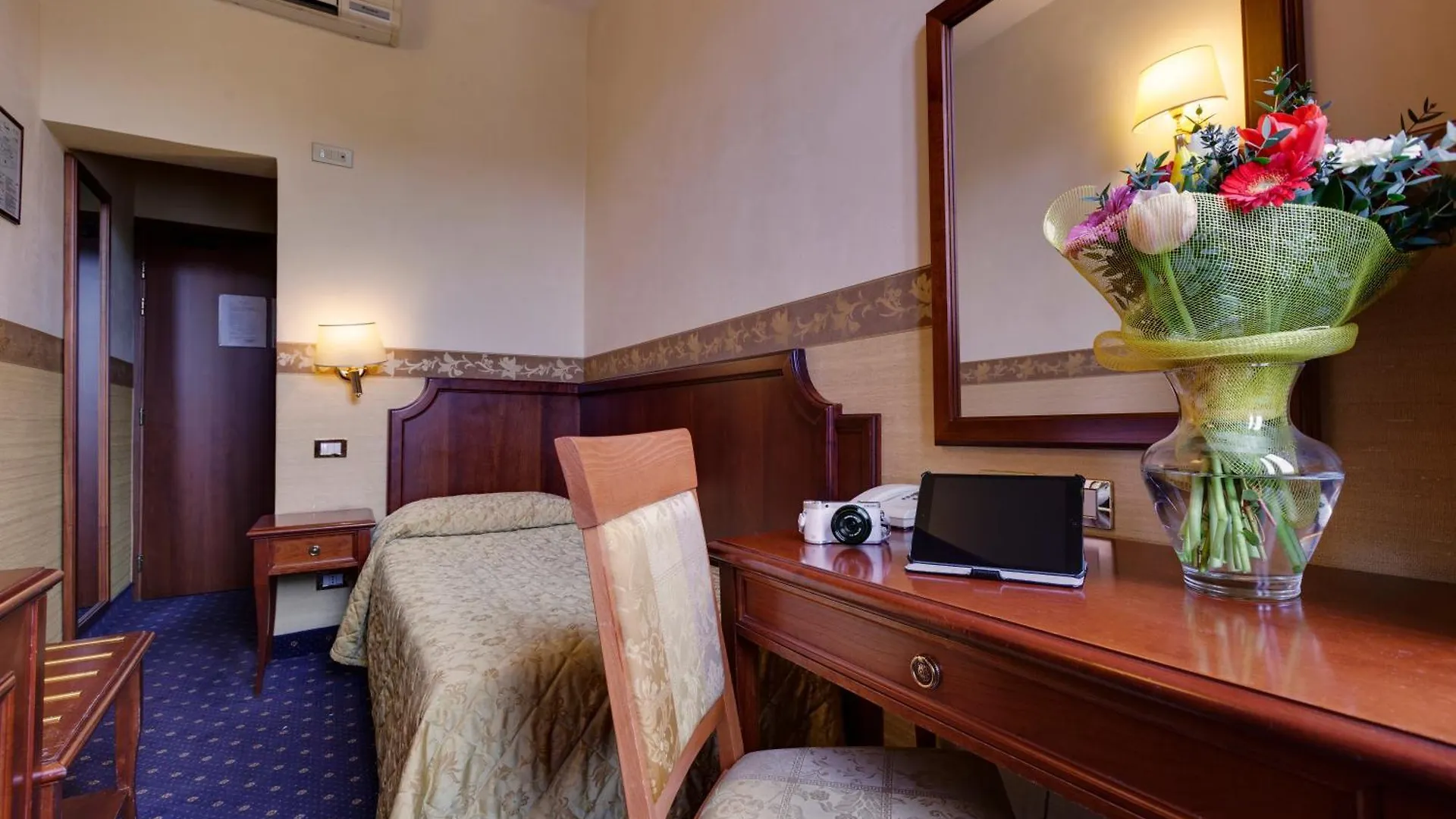 Hotel Arizona Floransa 3*,  İtalya